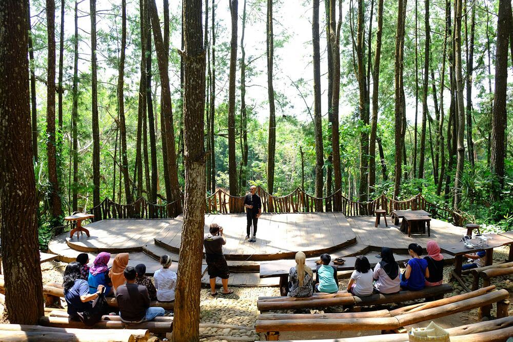 Kelas Tanpa Dinding: Tren Pendidikan Outdoor yang Diam-diam Mengubah Pola Belajar Anak